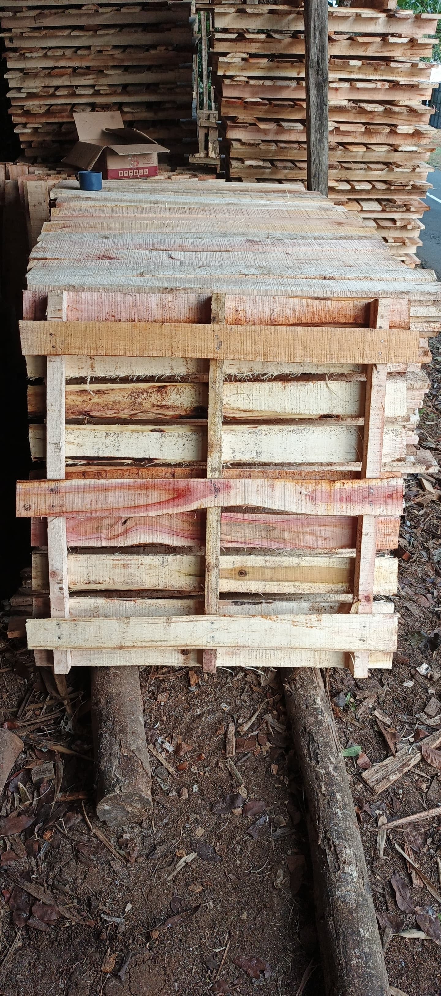 Wooden pallets 110x110cm